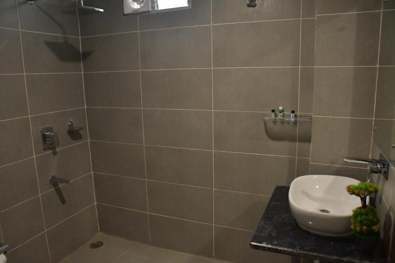 Hotel Yatharth Inn Varanasi Eksteriør billede