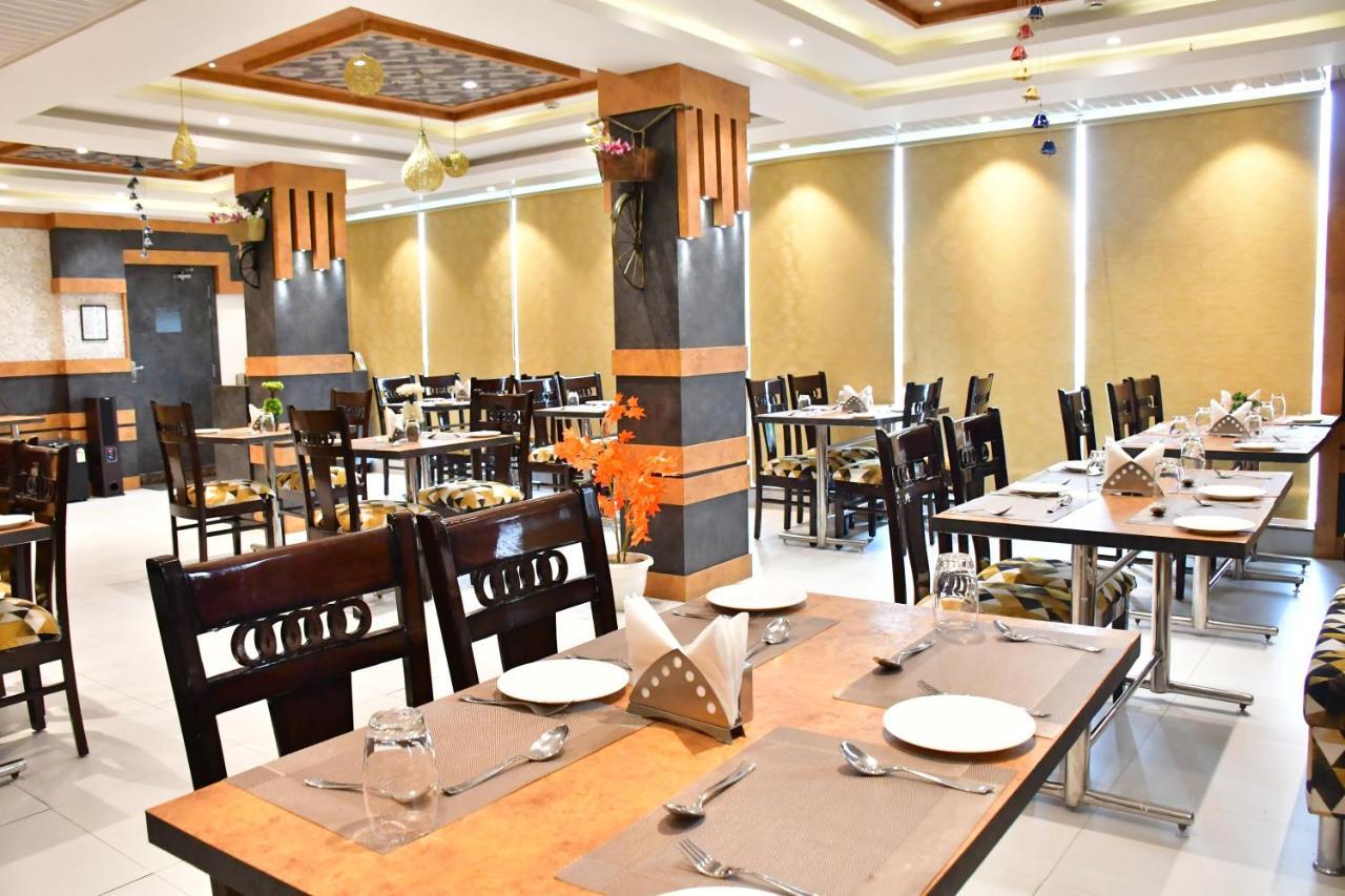 Hotel Yatharth Inn Varanasi Eksteriør billede