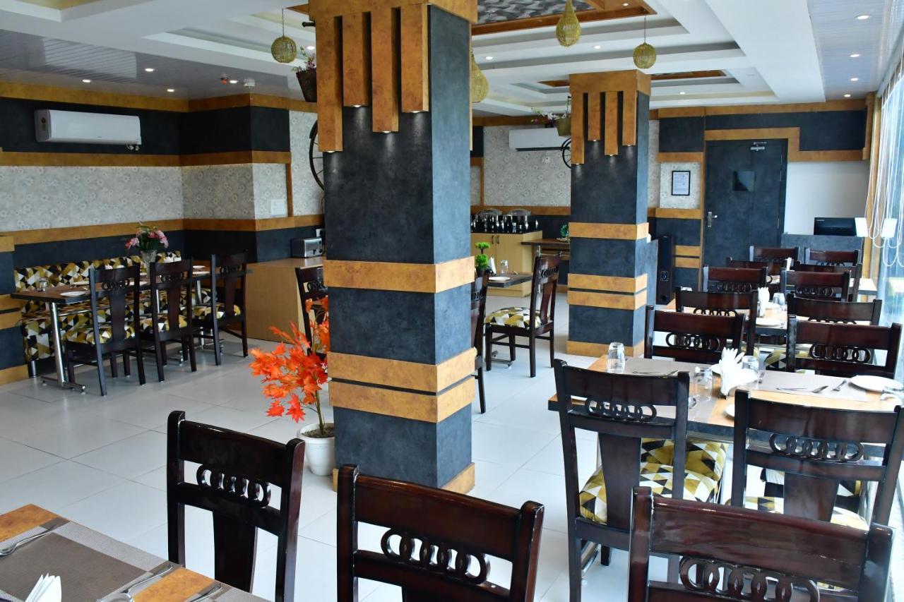 Hotel Yatharth Inn Varanasi Eksteriør billede